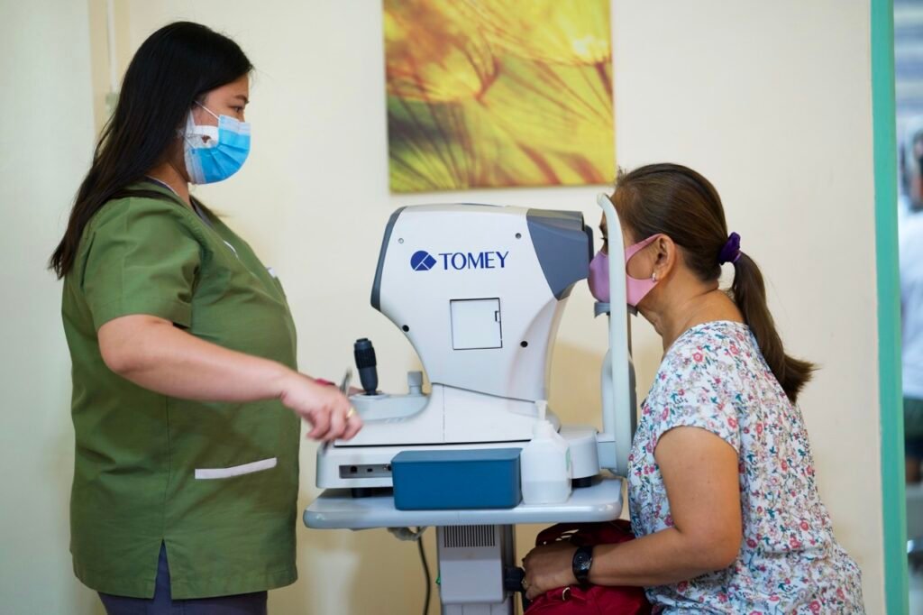 Filipino ophthalmologist in eye clinic in Binan